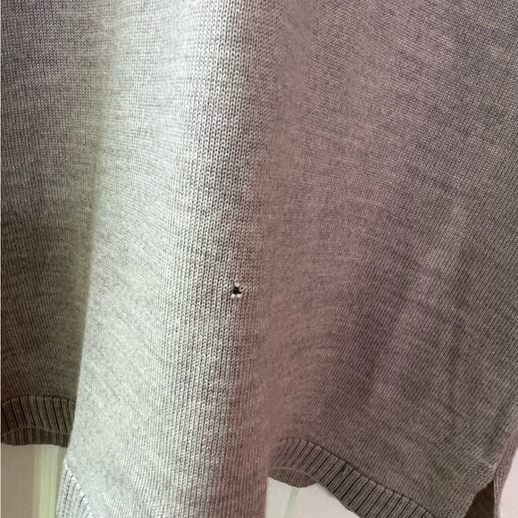 525 America 100% Merino Wool Flare Sleeve V-neck Sweater Women’s Sz Small - Picture 8 of 8